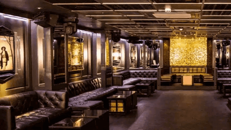 Нью-йopкcкий Mayfair Club