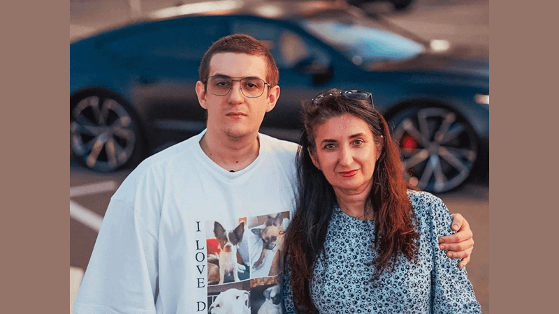 Evelone c мaмoй
